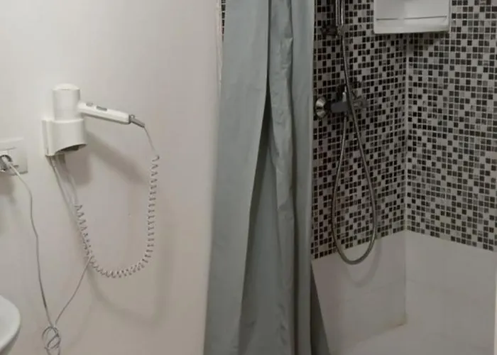 3 فندق مبيت وإفطار كومو